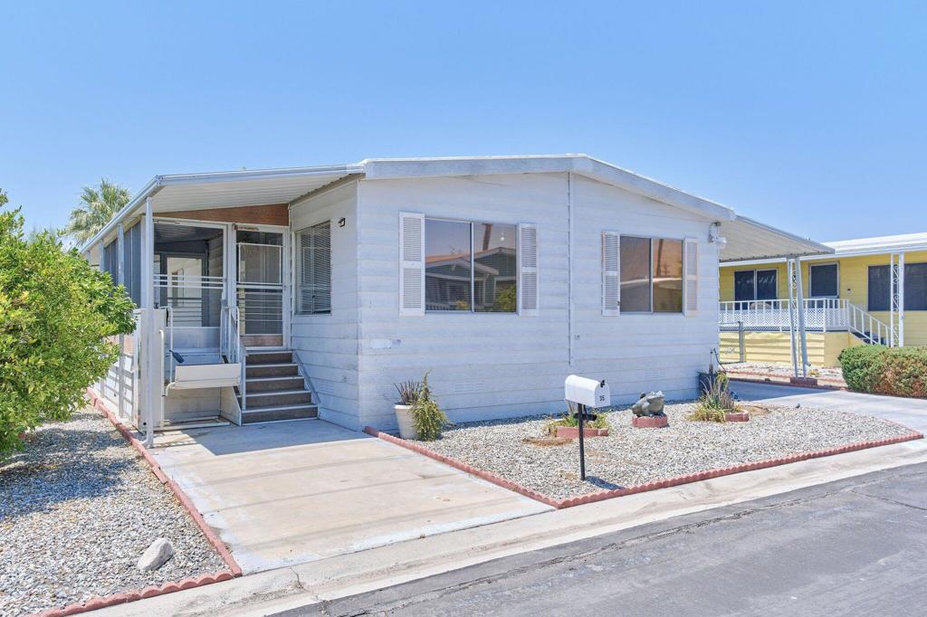 Skys Haven - Manufactured In Park