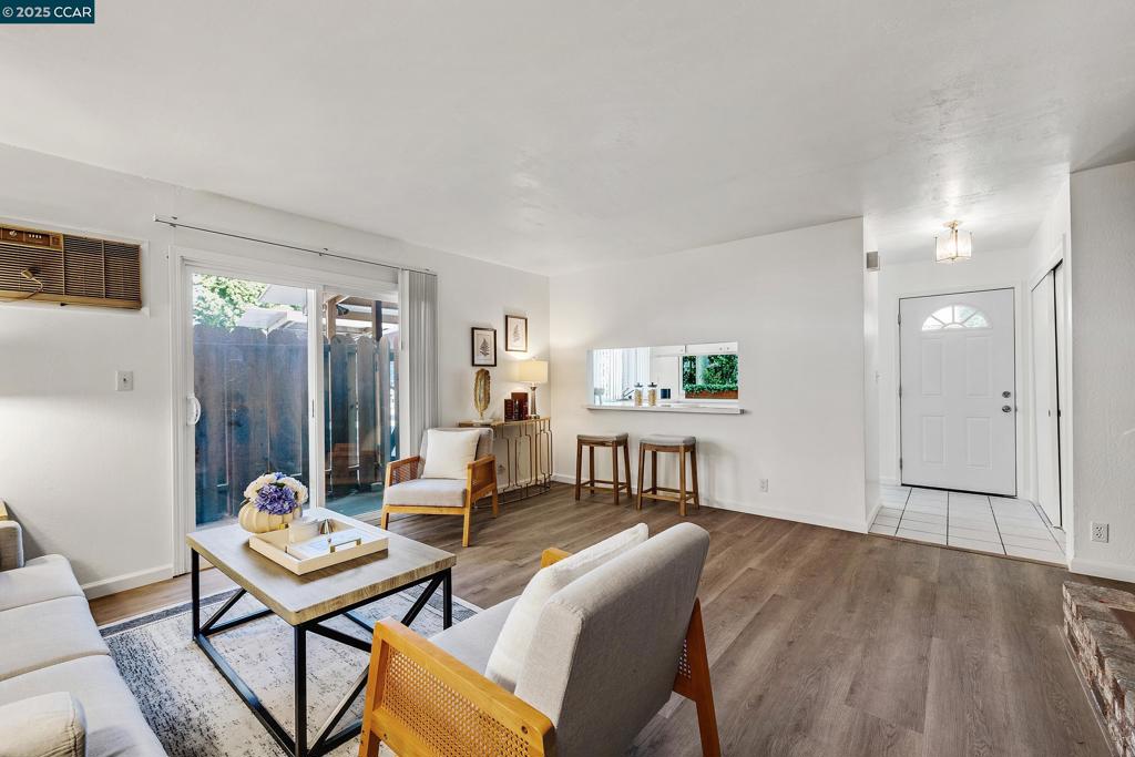 ASCOT COURT - Residential
