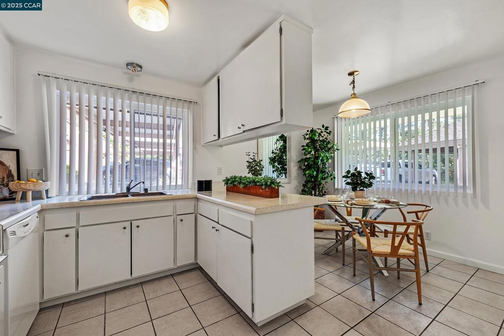ASCOT COURT - Residential