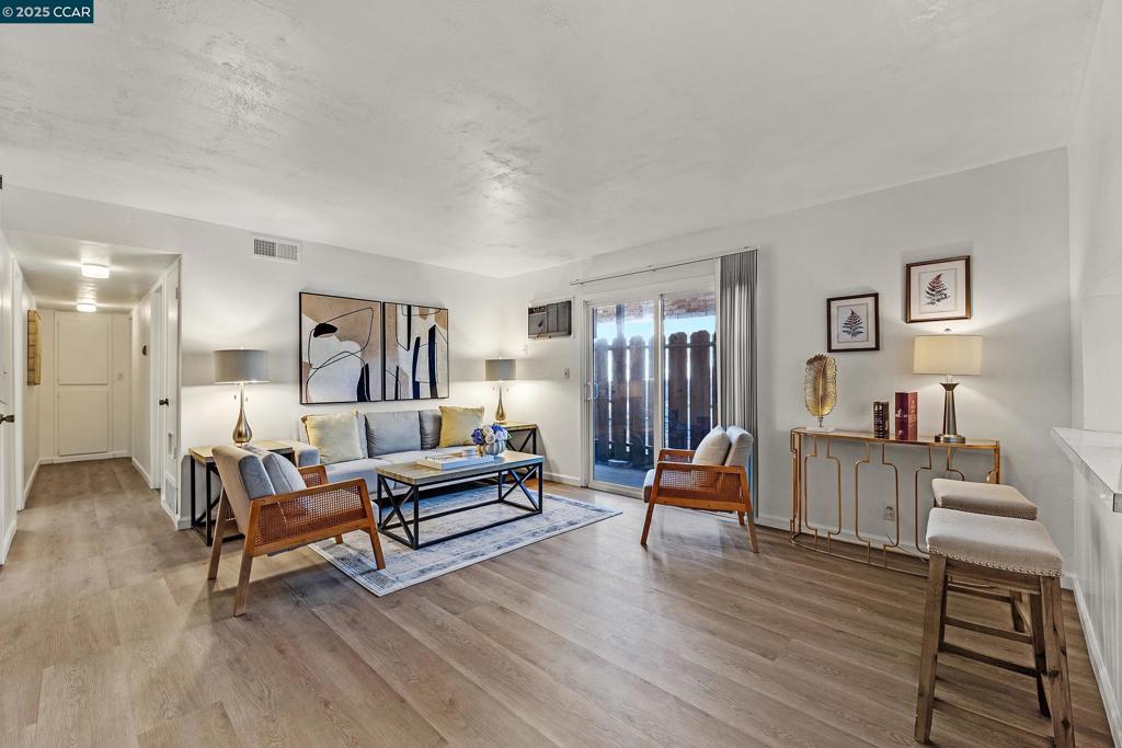 ASCOT COURT - Residential