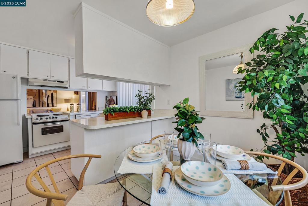 ASCOT COURT - Residential