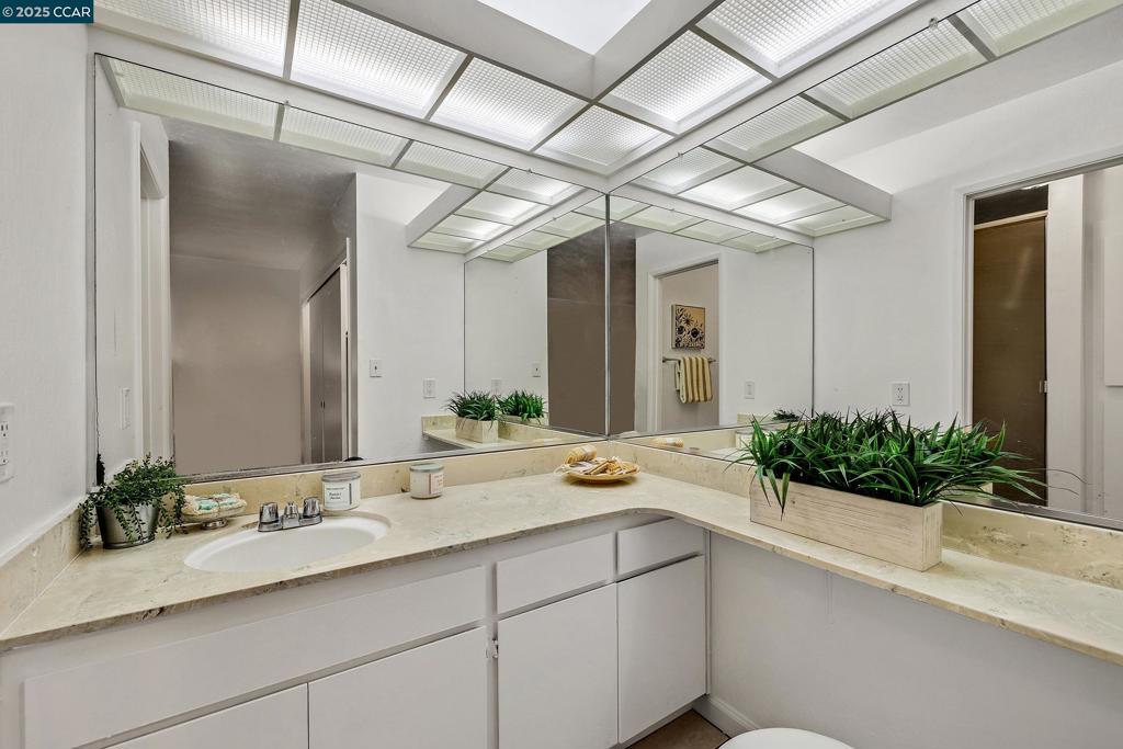 ASCOT COURT - Residential