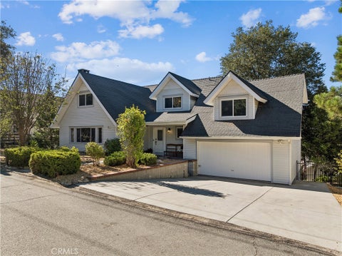 Photo of 27535 St Bernard Lane, Lake Arrowhead, CA 92352 (MLS # IG26181195)
