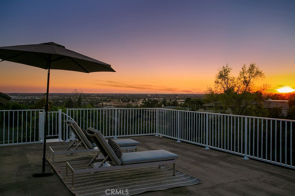 1101 Kenwood Place