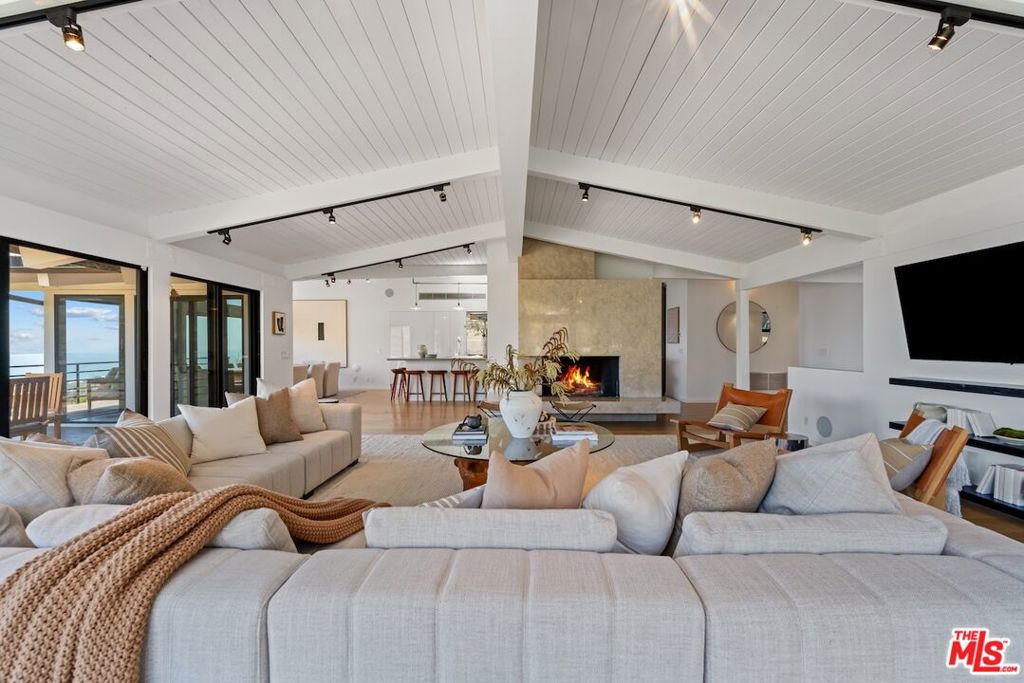 23701 Harbor Vista Drive