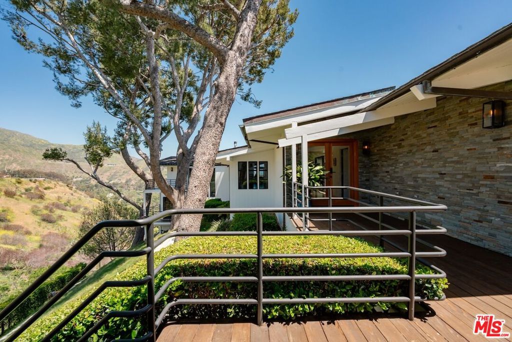 23701 Harbor Vista Drive