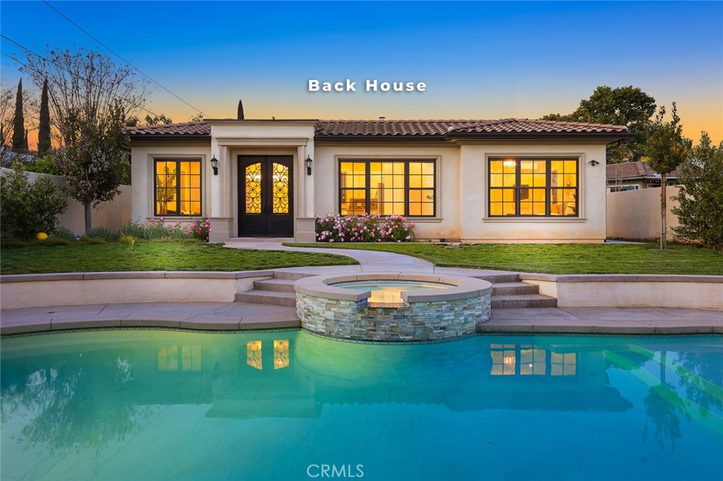 627 W Palm Drive