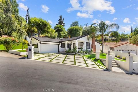 Photo of 5201 Sale Avenue, Woodland Hills, CA 91364 (MLS # CV25248284) Photo of 5201 Sale Avenue, Woodland Hills, CA 91364 (MLS # CV25248284)