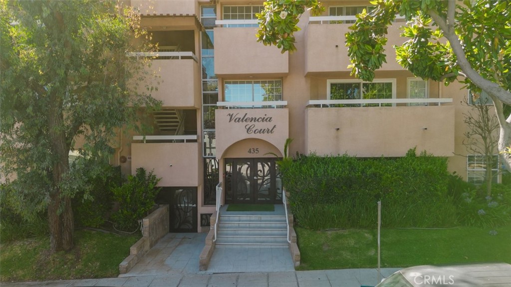 435 E Valencia 105