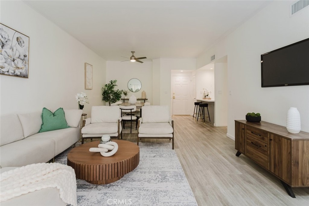 435 E Valencia 105