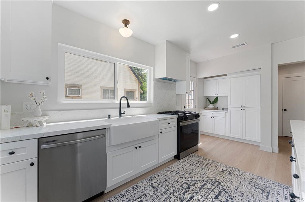 2626 Crestmoore 2