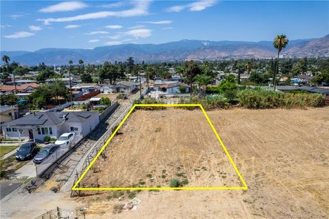 Photo of 25604 Walker ST, San Bernardino, CA 92346 (MLS # CV26159209)