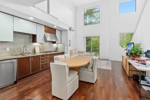 19 Delancy Irvine CA 92612