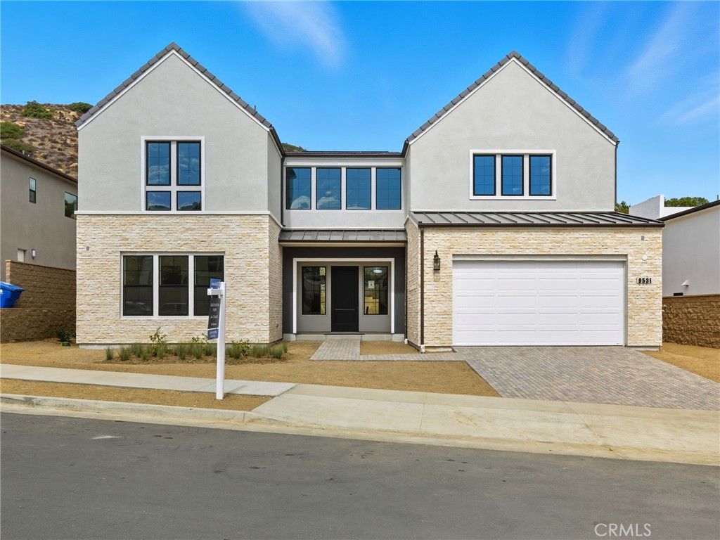 Photo of 9531 N Andora Avenue, Chatsworth, CA 91311 (MLS # SR25192778)
