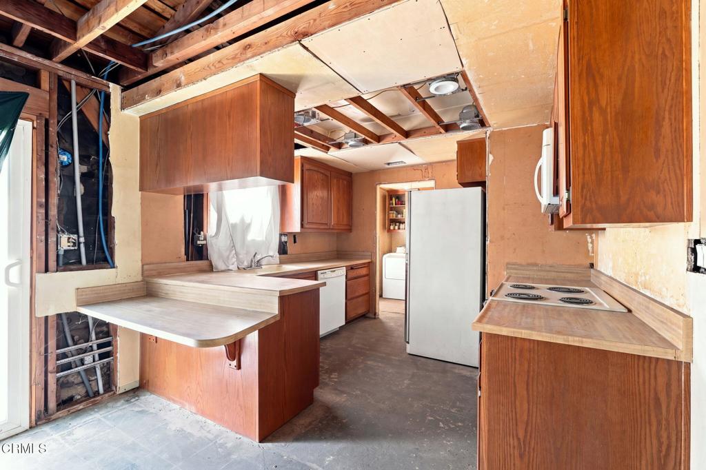 1423 W 8th Street
