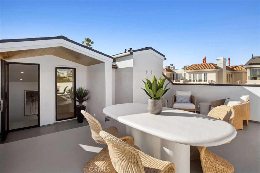 Corona del Mar South of PCH (CDMS) - Residential