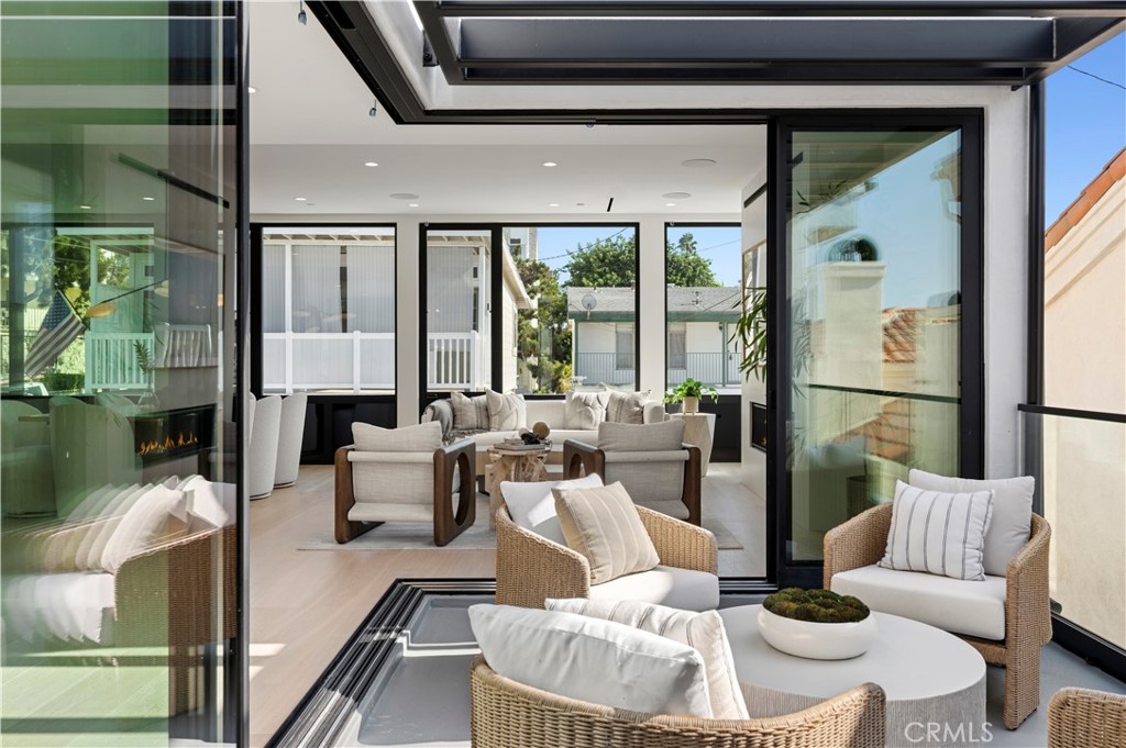 Corona del Mar South of PCH (CDMS) - Residential