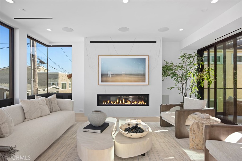 Corona del Mar South of PCH (CDMS) - Residential