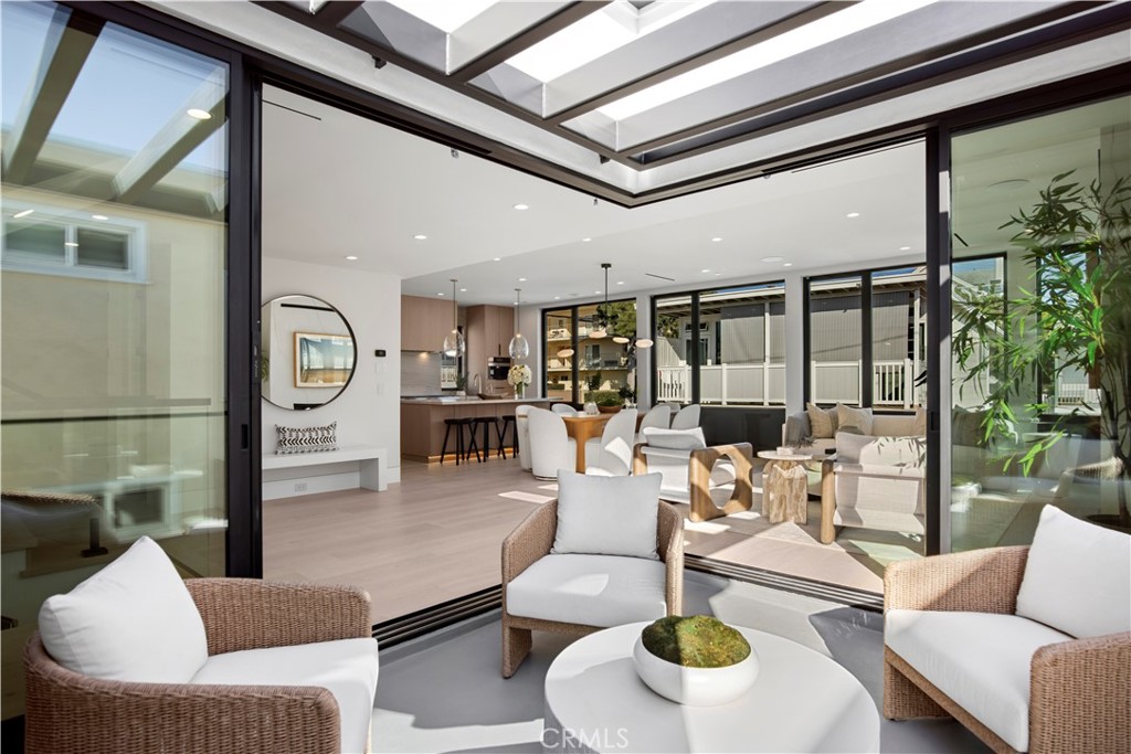 Corona del Mar South of PCH (CDMS) - Residential