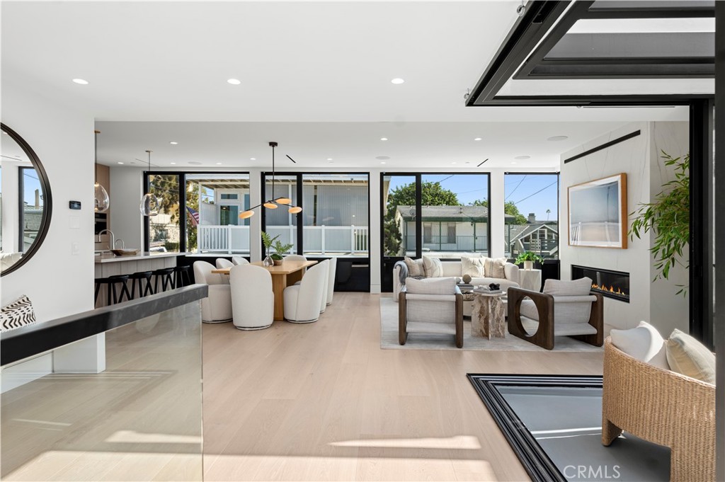 Corona del Mar South of PCH (CDMS) - Residential