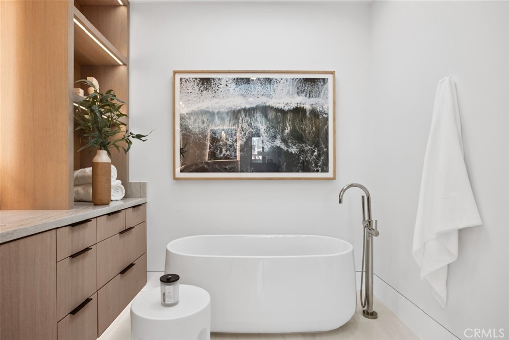 Corona del Mar South of PCH (CDMS) - Residential