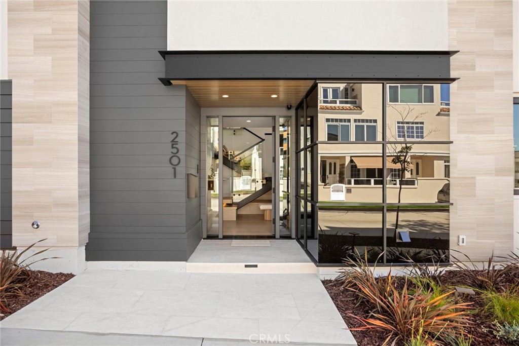 Corona del Mar South of PCH (CDMS) - Residential