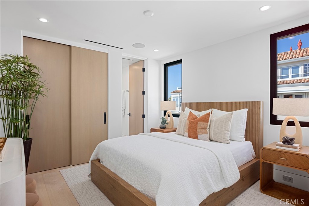 Corona del Mar South of PCH (CDMS) - Residential