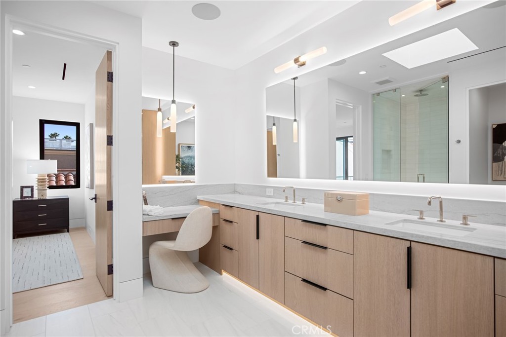 Corona del Mar South of PCH (CDMS) - Residential