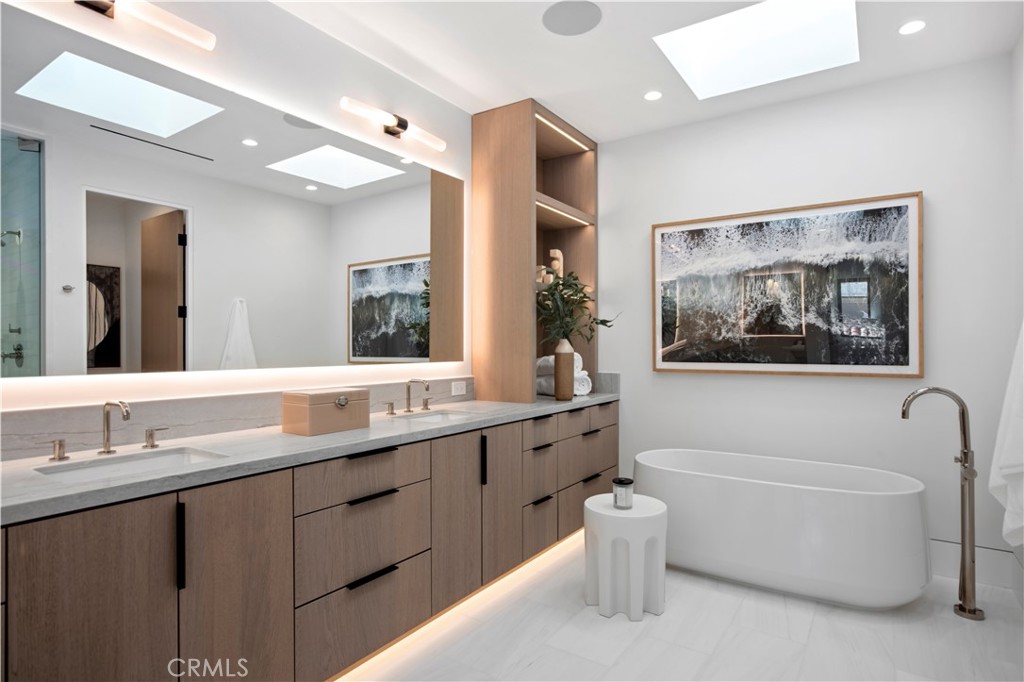 Corona del Mar South of PCH (CDMS) - Residential