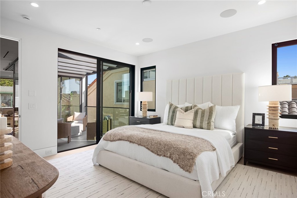 Corona del Mar South of PCH (CDMS) - Residential