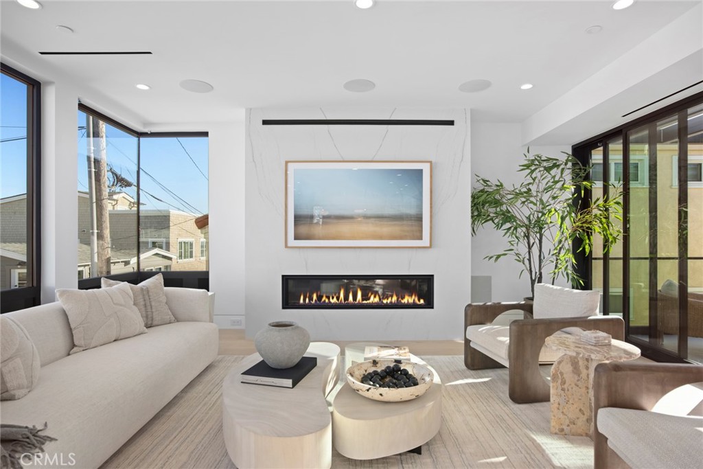 Corona del Mar South of PCH (CDMS) - Residential