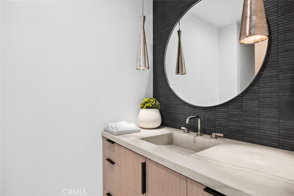 Corona del Mar South of PCH (CDMS) - Residential