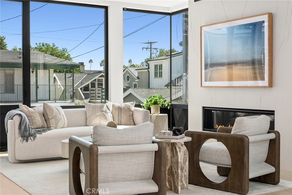 Corona del Mar South of PCH (CDMS) - Residential