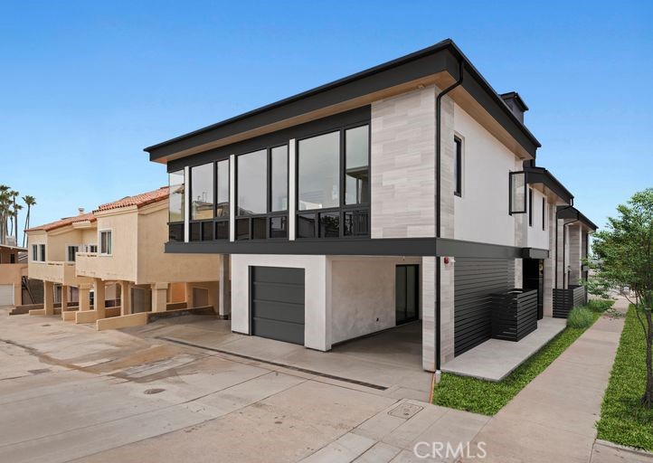 Corona del Mar South of PCH (CDMS) - Residential