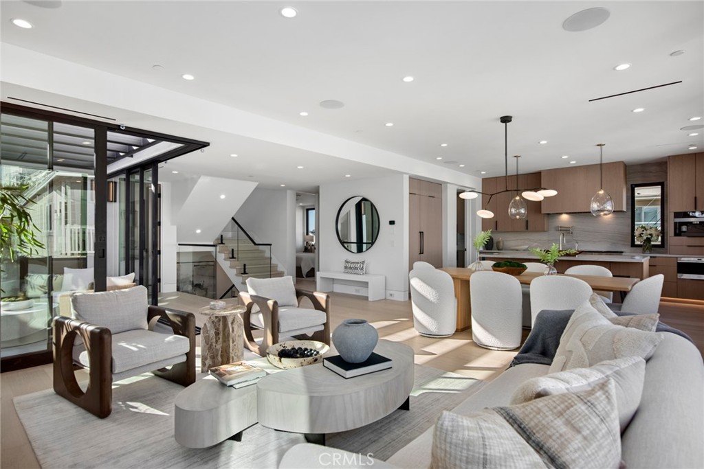 Corona del Mar South of PCH (CDMS) - Residential