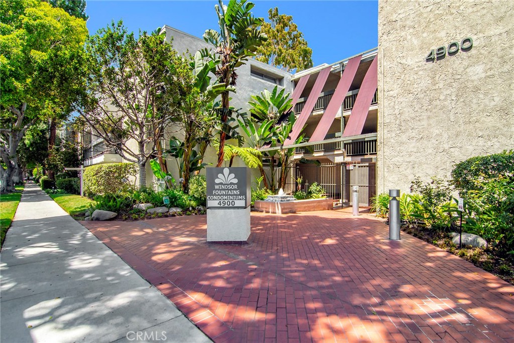 FHA APPROVED!!! Modern Culver City Condo with Expansive Patio & Prime Location. Welcome to Unit 130 at 4900 Overland Ave. — a freshly updated, light-filled ground floor condo in the heart of vibrant Culver City. Perfectly positioned in a highly walkable neighborhood, you’re just steps away from award-winning restaurants, lively bars, and iconic studios like Amazon and Sony Pictures. Inside, the home features wood-like flooring, floor-to-ceiling glass that floods the space with natural light, and seamless indoor-outdoor living. This is one of the rare units that includes a WASHER/DRYER INSIDE, along with a generous walk-in closet in the primary suite. The layout is open and accessible, with a ground-floor location ideal for all ages and just a 20-second stroll to the main pool. Step outside to one of the LARGEST PRIVATE PATIOS in the community, with dual access from both the living room and the primary bedroom — perfect for entertaining, lounging, or dining al fresco. Gated parking is also included for peace of mind. Whether you’re a first-time buyer, downsizer, or seeking a stylish Culver City pied-à-terre, this home offers the ideal blend of comfort, convenience, and location. HOA INCLUDES WATER!