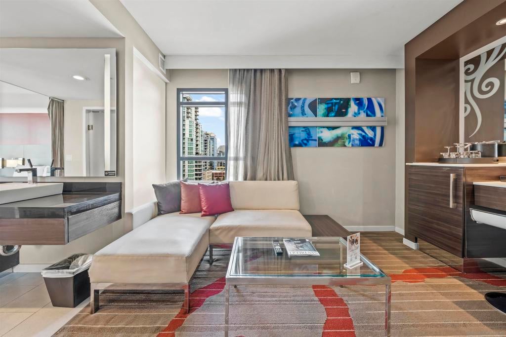 207 5th Ave 1148