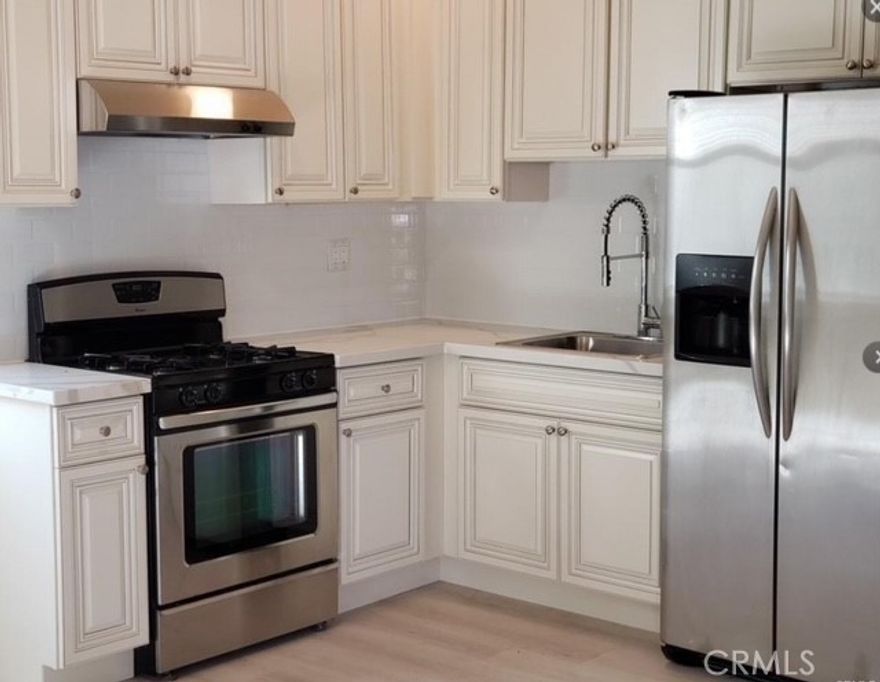 Beautifully updated 2-bedroom ADU located at the rear of the property at 6171 Cleon Ave in North Hollywood. This attached unit features high ceilings, an open and bright layout, and modern finishes throughout. Private entry and a spacious living area make this the perfect place to call home. Monthly rent includes utilities (electric and water).