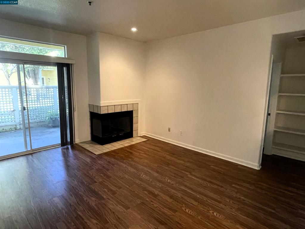 WILLOWBROOK - Residential