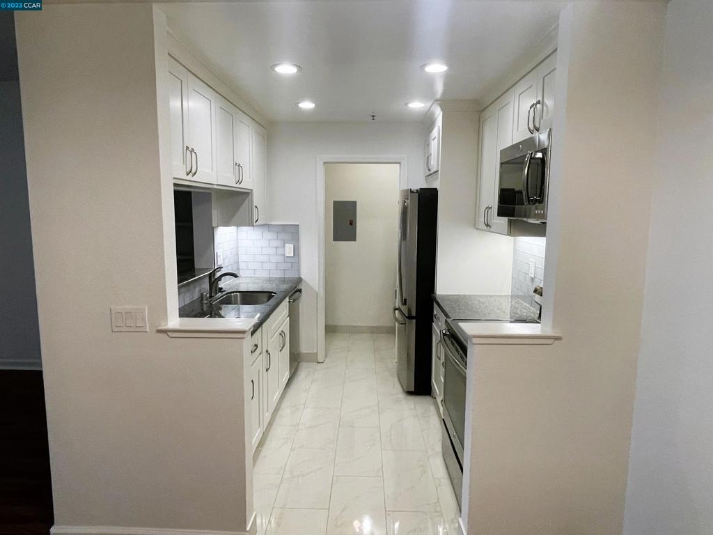 WILLOWBROOK - Residential