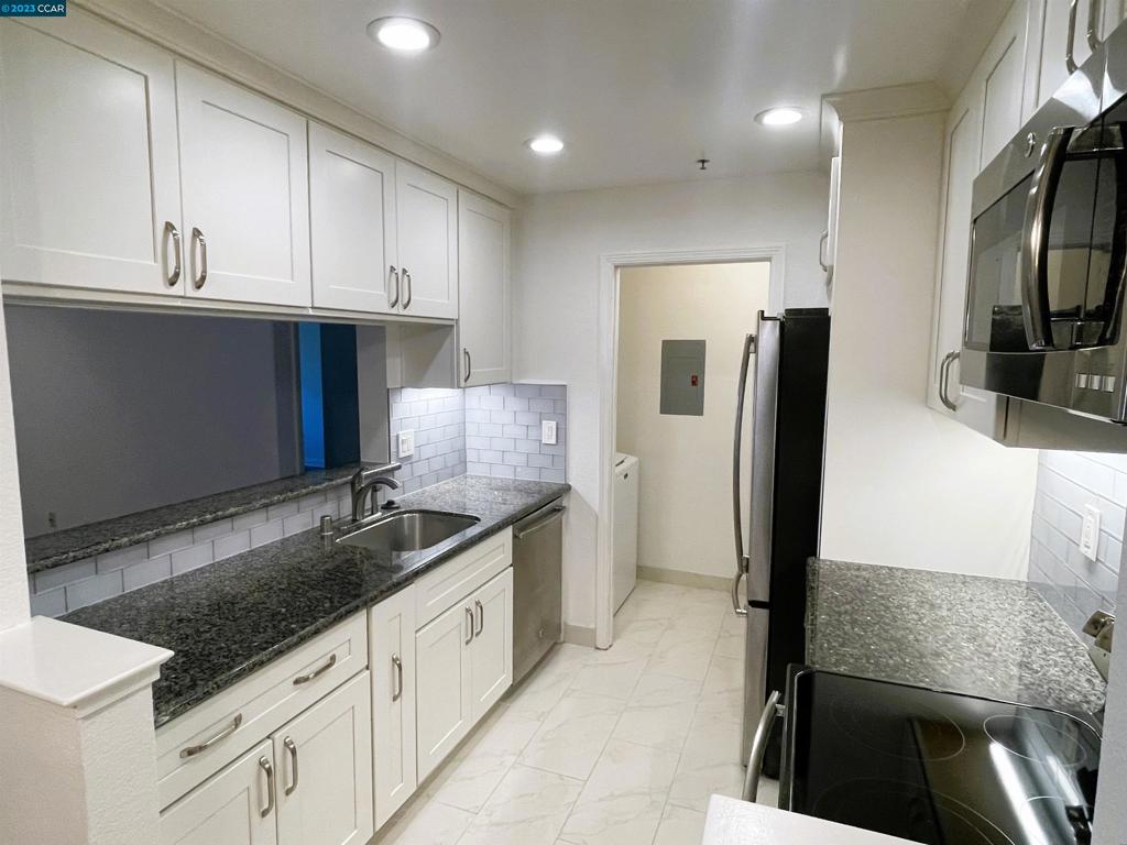 WILLOWBROOK - Residential