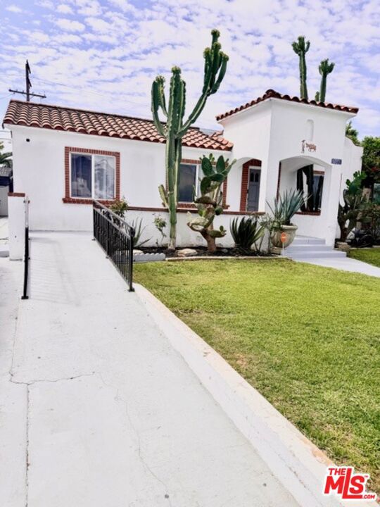 2940 Live Oak Street