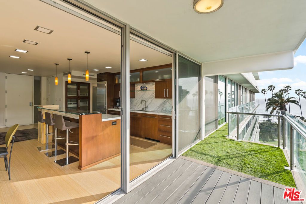 Photo of 535 Ocean Avenue #8C, Santa Monica, CA 90402 (MLS # 25573255)
