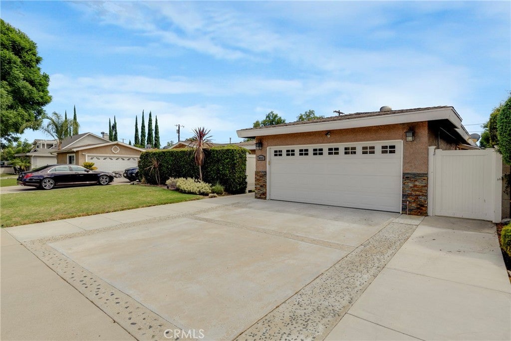 16512 Tupper