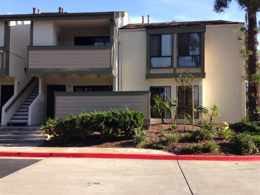 Must See, New Granite Kitchen Counter Top, Fixture And New paint. This Is The End Unit With Lot of Sunlight And Windows. Enclosed Private Patio off the Living Room. Fireplace in Living Room. Great Location Close To Mission Valley, Qualcomm Stadium , Frwy 15 & 805. Community Pool in Complex. Two Assigned Carport Parking. Neighborhoods: Woodbridge Sewer: Sewer Connected