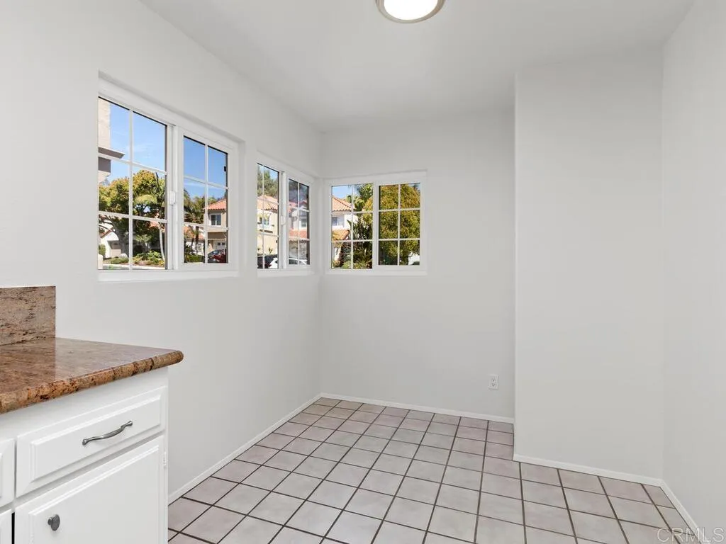 Vista, California 92081, United States, 2 Bedrooms Bedrooms, ,2 BathroomsBathrooms,Residential,Pending,107375