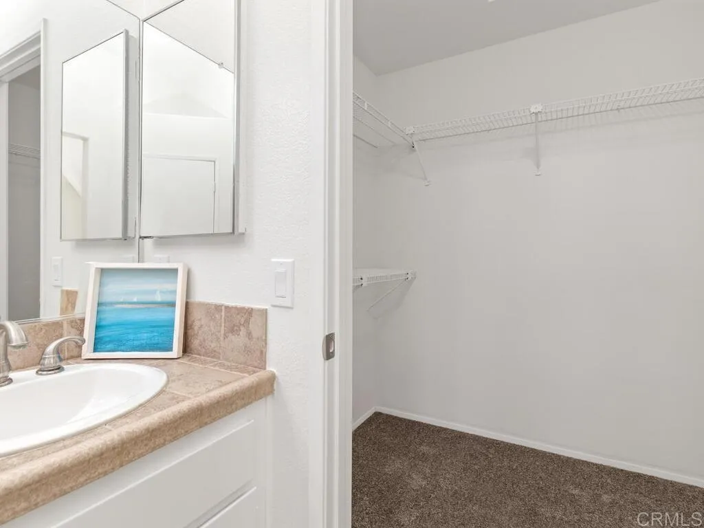 Vista, California 92081, United States, 2 Bedrooms Bedrooms, ,2 BathroomsBathrooms,Residential,Pending,107375