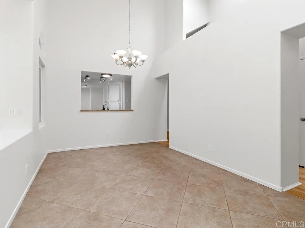 Vista, California 92081, United States, 2 Bedrooms Bedrooms, ,2 BathroomsBathrooms,Residential,Pending,107375