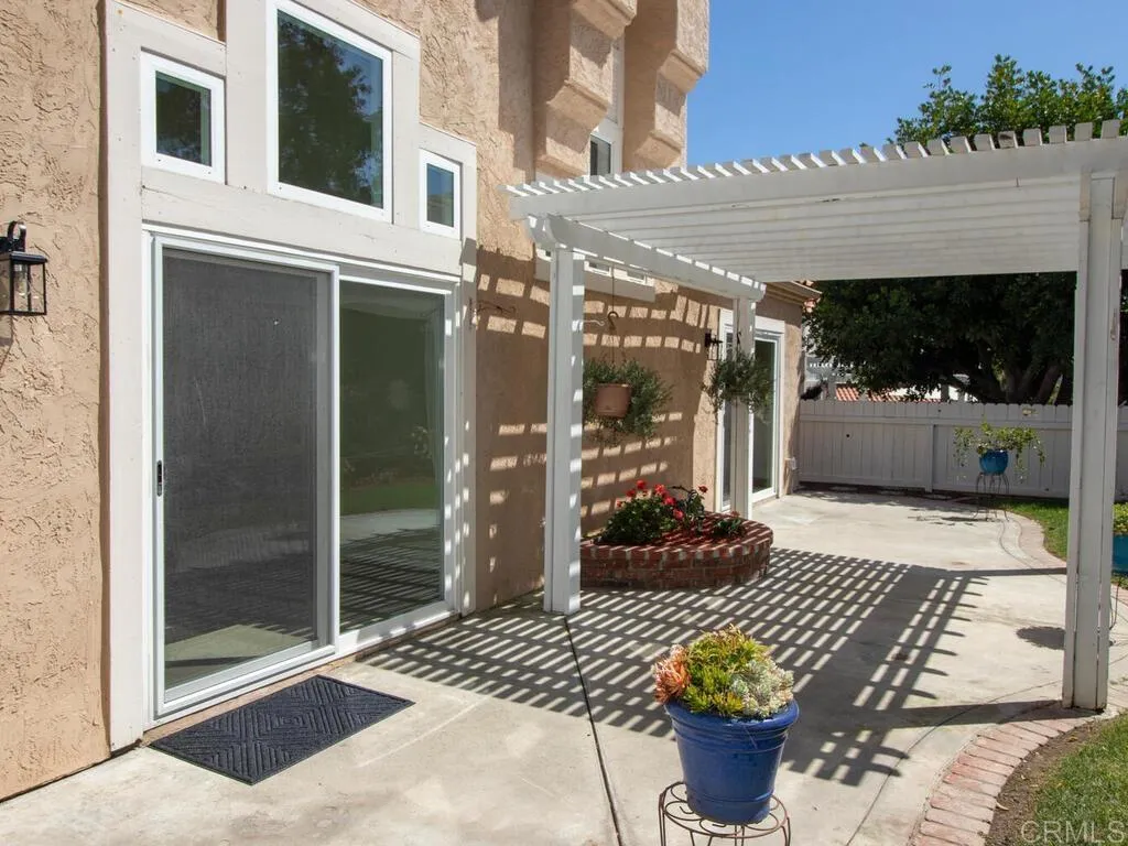 Vista, California 92081, United States, 2 Bedrooms Bedrooms, ,2 BathroomsBathrooms,Residential,Pending,107375