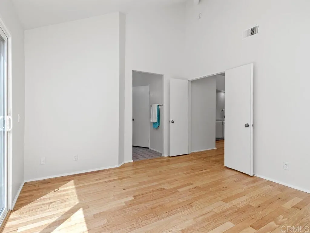 Vista, California 92081, United States, 2 Bedrooms Bedrooms, ,2 BathroomsBathrooms,Residential,Pending,107375